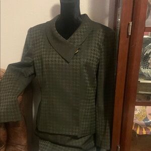 Le Suit Green Houndstooth Skirt Set